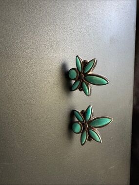 Turquoise Floral Stud Earrings - Women Accessories